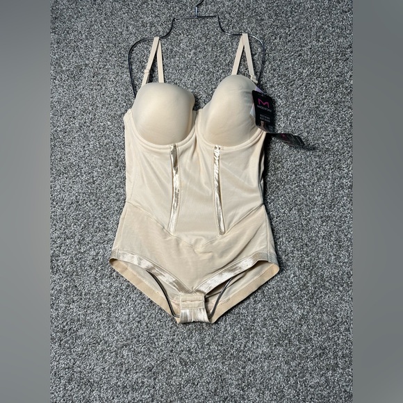 NWT Maidenform Ultra Firm Control Body Shaper with Convertible Bra Size 36D - Picture 4 of 7